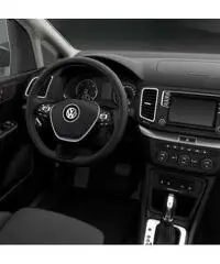 VOLKSWAGEN Sharan 2.0 TDI 150 CV DSG Executive BlueMotion Tech. a Gasolio del 2016 VOLKSWAGEN Sharan 2.0 TDI 150 CV DSG Executive BlueMotion Tech. a Gasolio del 2016