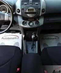 TOYOTA RAV 4 2.0 VVT-I 16 V SOL