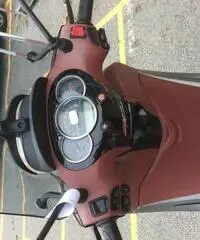 VENDO BEVERLY 350 CON BAULETTO E PARABREZZA ORIGINALI