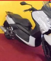 YAMAHA X-Max 250 bianco - 31800