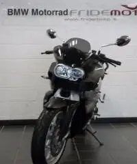 BMW K 1200 R . BMW K 1200 R .