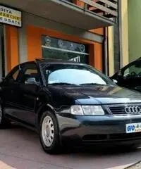 AUDI A3 1.6 cat 3p. Attraction AUDI A3 1.6 cat 3p. Attraction
