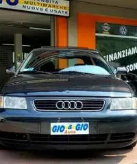 AUDI A3 1.6 cat 3p. Attraction AUDI A3 1.6 cat 3p. Attraction