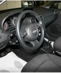 AUDI A1 SPB 1.0 TFSI ultra Design SENSORI POSTERIORI.