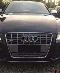 AUDI S5 4.2 V8 quattro