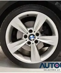 BMW 320 D TOURING ATTIVA AUT PELLE NAVI CERCHI 18' XENON BMW 320 D TOURING ATTIVA AUT PELLE NAVI CERCHI 18' XENON