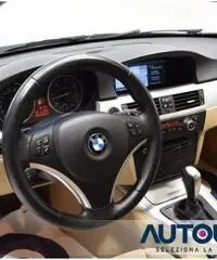 BMW 325 D TOURING FUTURA AUT PELLE NAVI XENON SENS CRUISE BMW 325 D TOURING FUTURA AUT PELLE NAVI XENON SENS CRUISE