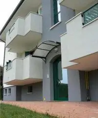 Appartamento di 5 locali in Vendita