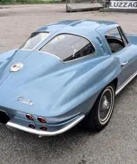 CHEVROLET CORVETTE STING RAY SPLIT WINDOW CHEVROLET CORVETTE STING RAY SPLIT WINDOW