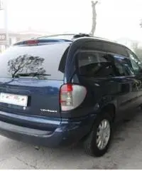 CHRYSLER Voyager 2.5 CRD 7 POSTI MANUALE CLIMATRONIC RADIO CD FULL CHRYSLER Voyager 2.5 CRD 7 POSTI MANUALE CLIMATRONIC RADIO CD FULL