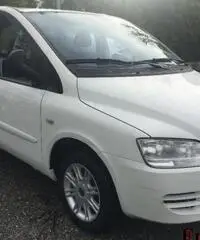 FIAT Multipla 1.6 16V Nat.Pow.4pti Act.Van N1 FIAT Multipla 1.6 16V Nat.Pow.4pti Act.Van N1