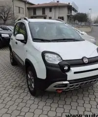 FIAT Panda Cross 1.3 MJT 95 CV S&S 4x4 EURO 6 01 FIAT Panda Cross 1.3 MJT 95 CV S&S 4x4 EURO 6 01