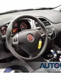 FIAT Punto 1.2 5 PORTE STREET NEOPATENTATI SOLO 23.000 KM FIAT Punto 1.2 5 PORTE STREET NEOPATENTATI SOLO 23.000 KM