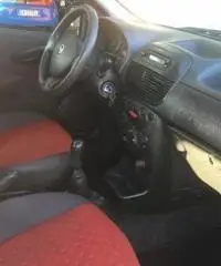 FIAT Punto 1.3 MJT Van 4 Posti Clima Servo Euro 4 FIAT Punto 1.3 MJT Van 4 Posti Clima Servo Euro 4