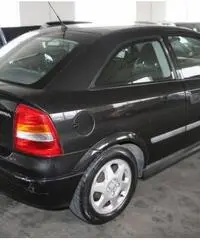 OPEL Astra 1.4i  3P METANO GARANZIA 12 MESI OPEL Astra 1.4i  3P METANO GARANZIA 12 MESI