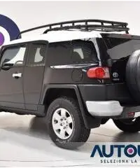 TOYOTA FJ Cruiser 4 4X4 GPL AUTOCARRO AUT SENSORI CRUISE CERCHI 17' TOYOTA FJ Cruiser 4 4X4 GPL AUTOCARRO AUT SENSORI CRUISE CERCHI 17'