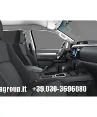 TOYOTA Hilux 2.4 D-4D A/T 4WD Double Cab Lounge MY16
