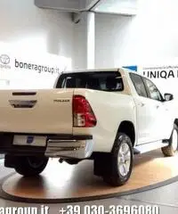 TOYOTA Hilux 2.4 D-4D 2WD Double Cab Lounge MY16
