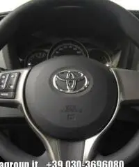 TOYOTA Yaris 1.0 5 porte Cool MY16 TOYOTA Yaris 1.0 5 porte Cool MY16