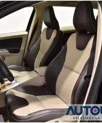 VOLVO XC60 D5 AWD GEARTRONIC SUMMUM 4X4 AUT PELLE CERCHI 18'