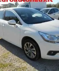 CITROEN DS4 1.6 e-HDi 115 ETG6 CITROEN DS4 1.6 e-HDi 115 ETG6