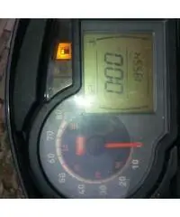 VENDO SCOOTER APRILIA SR