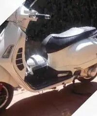 Piaggio Vespa 300 GTS - 2013 Piaggio Vespa 300 GTS - 2013