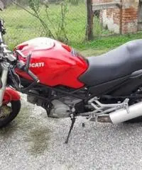 DUCATI Monster 620 .