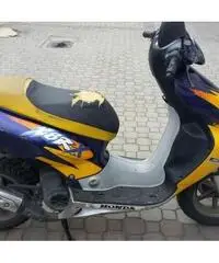 HONDA X8r Scooter cc 50 HONDA X8r Scooter cc 50