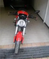 bella ducati monster695