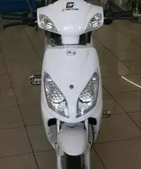 SCOOTER ELETTRICO SENZA PATENTINO MONTA LA SALITA