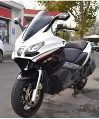 APRILIA SRV 850 Ott. 2o12 euro3 Originale Tagliandato APRILIA SRV 850 Ott. 2o12 euro3 Originale Tagliandato