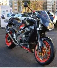 APRILIA Tuono 1000 R Lug. 2oo4 Km 27.000 APRILIA Tuono 1000 R Lug. 2oo4 Km 27.000