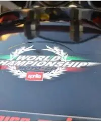 APRILIA Tuono 1000 R Lug. 2oo4 Km 27.000 APRILIA Tuono 1000 R Lug. 2oo4 Km 27.000