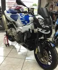 APRILIA Tuono 1000 R PASSAGGIO E GARANZIA INCLUSO APRILIA Tuono 1000 R PASSAGGIO E GARANZIA INCLUSO