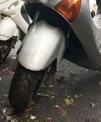 Cedo Scooter Epicuro solo 20.000 km reali Cedo Scooter Epicuro solo 20.000 km reali