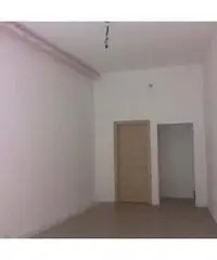 Viterbo Centro ZTL, Negozio 30mq ad.ze Piazza delle Erbe