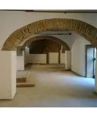 Viterbo Centro ZTL Negozio 190mq prossimita P.za delle Erbe