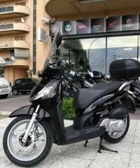 HONDA SH 150 Passaggio e Garanzia Incluso HONDA SH 150 Passaggio e Garanzia Incluso