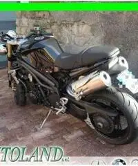 TRIUMPH Speed Triple 1050 Gommata TRIUMPH Speed Triple 1050 Gommata