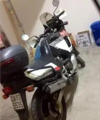 Vendo Africa Twing del 93' mai incidentata. Tutto originale. Vendo Africa Twing del 93' mai incidentata. Tutto originale.