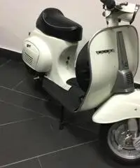 Vespa Special 50 4 marce 1982 colore originale bianco spino Vespa Special 50 4 marce 1982 colore originale bianco spino