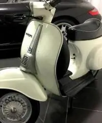 Vespa Special 50 4 marce 1982 colore originale bianco spino Vespa Special 50 4 marce 1982 colore originale bianco spino
