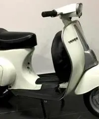 Vespa Special 50 4 marce 1982 colore originale bianco spino Vespa Special 50 4 marce 1982 colore originale bianco spino