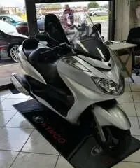 YAMAHA Majesty 400 Passaggio e Garanzia Incluso YAMAHA Majesty 400 Passaggio e Garanzia Incluso