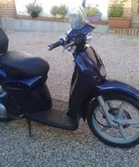 Vendesi scooter Aprilia Scarabeo 50cc 2t Vendesi scooter Aprilia Scarabeo 50cc 2t