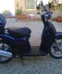 Vendesi scooter Aprilia Scarabeo 50cc 2t Vendesi scooter Aprilia Scarabeo 50cc 2t