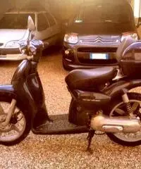Vendesi scooter Aprilia Scarabeo 50cc 2t Vendesi scooter Aprilia Scarabeo 50cc 2t