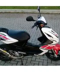 Yamaha Aerox LIMITED-EDITION GP 2011 50cc Yamaha Aerox LIMITED-EDITION GP 2011 50cc