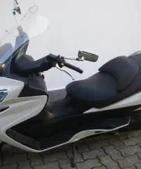 SUZUKI Burgman AN 400 LUX